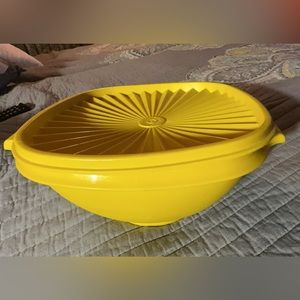 Great shape Tupperware